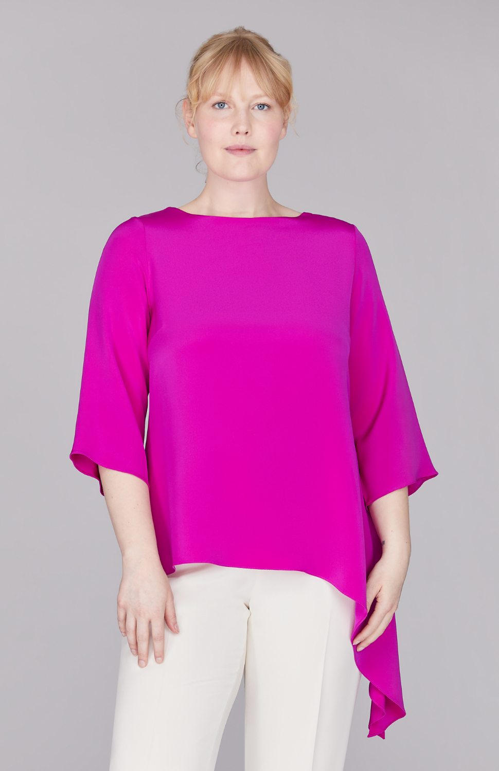 Molly is wearing Fuchsia in size L