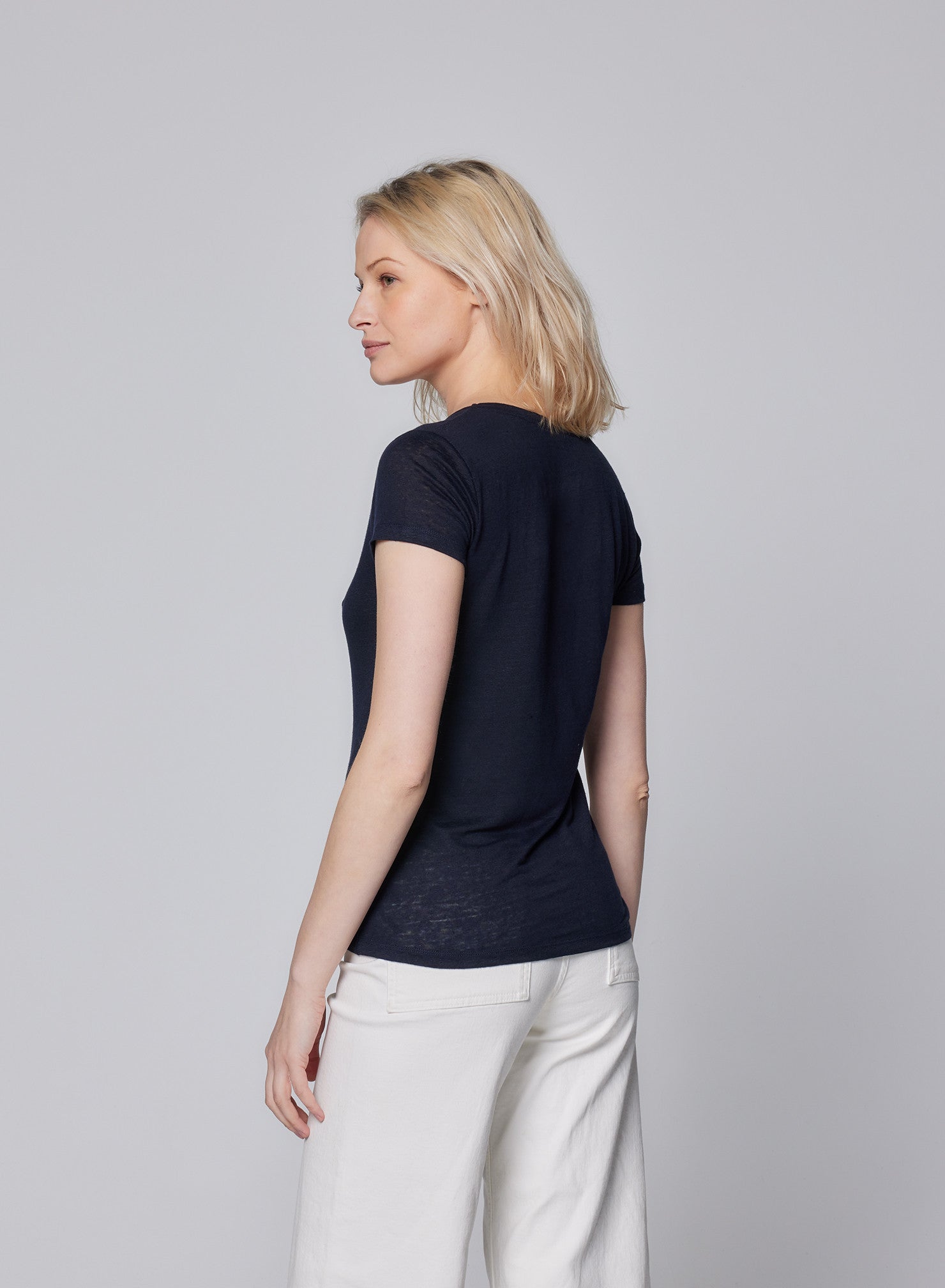 Linen Stretch Short Sleeve V - Neck T-Shirt - MAJESTIC FILATURES - Banebrook Collections