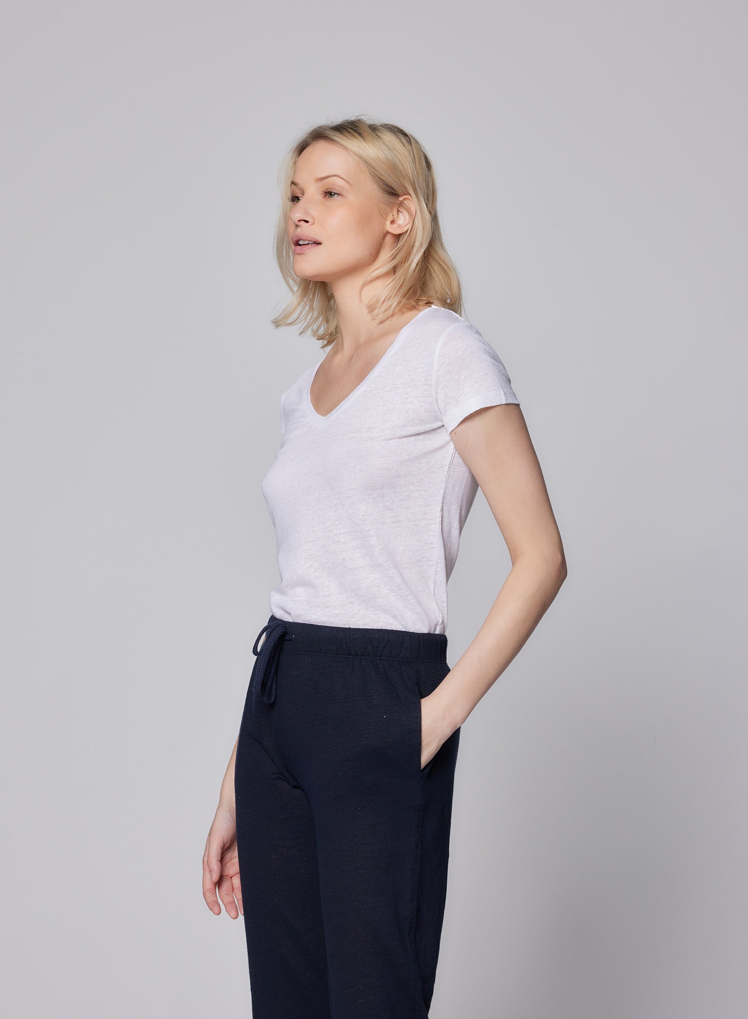 Stretch Linen Short Sleeve V - Neck T-Shirt - MAJESTIC FILATURES - Banebrook Collections